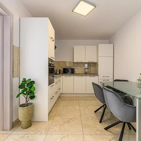 Casa Aurora Apartment 1 Braşov Extérieur photo